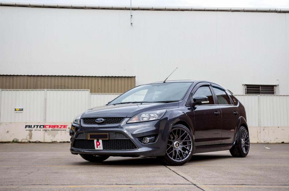 ford focus with rotiform rse wheel front wide angle shot february 2018