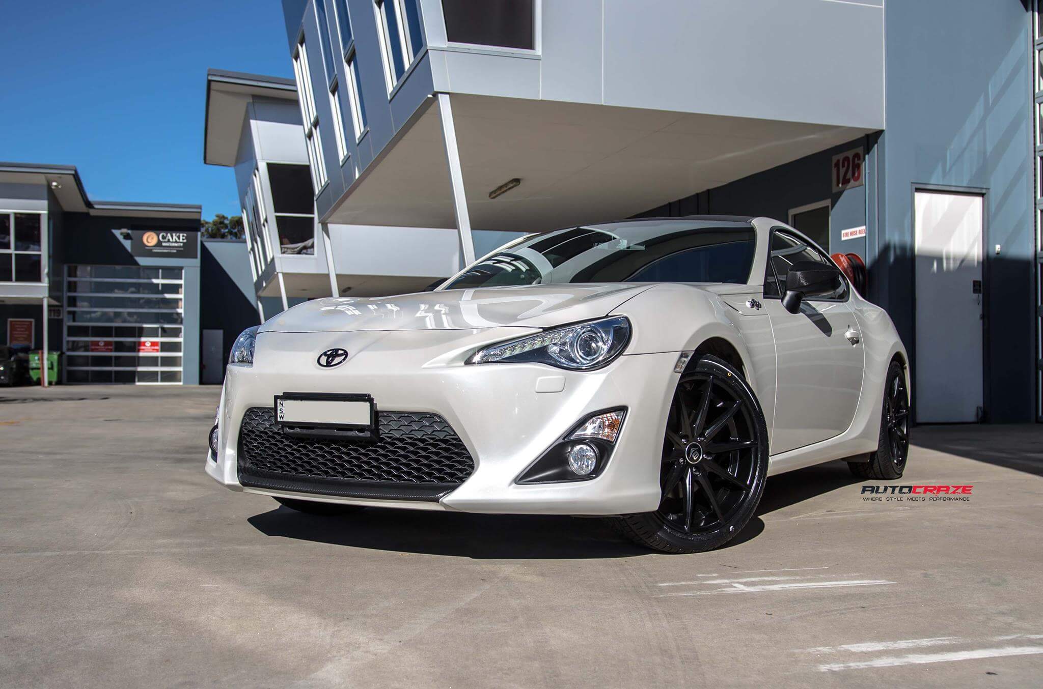toyota_alloy_rims_AutoCraze_2017
