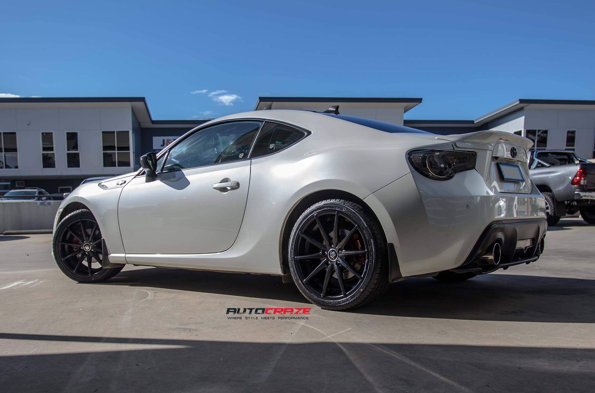 toyota_alloy_rims_AutoCraze_2017