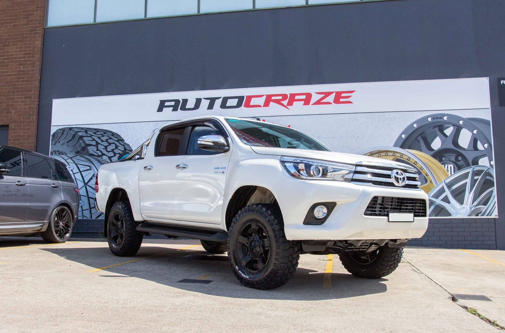 toyota_hilux_wheels_for_sale_AutoCraze_2017