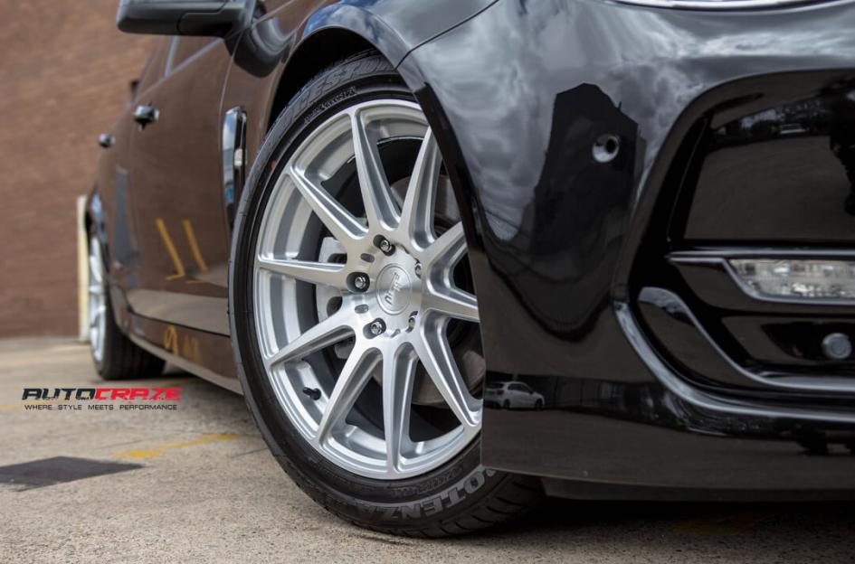 Black Holden Commodore Niche Essen Silver Machined Wheels Closeup Front Shot