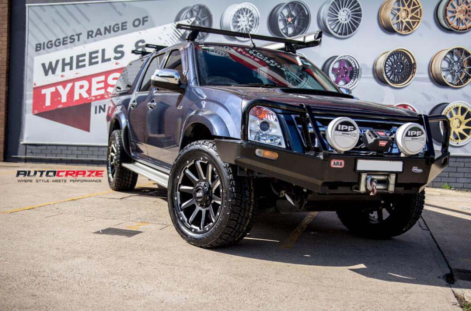 Isuzu Dmax Grid Gd05 wheel nitto terra grappler tyre front wide angle záběr únor 2018