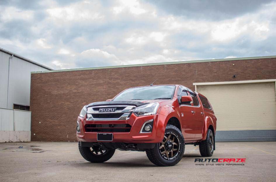 Isuzu Dmax Grid Gd07 kola nitto terra grappler pneu přední širokoúhlý záběr únor 2018