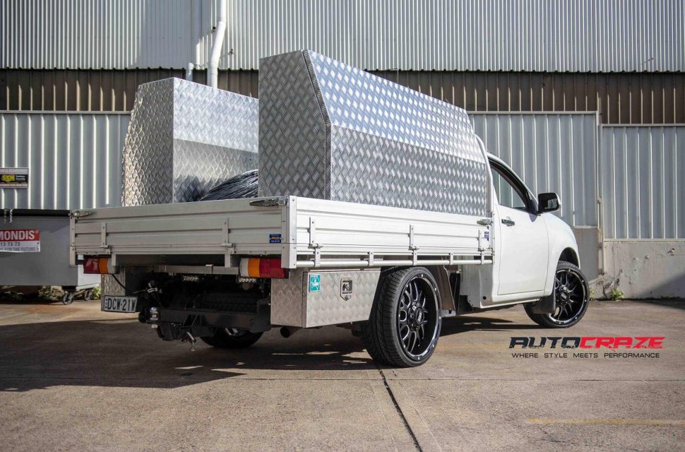 Isuzu_Dmax_Wheels_and_Tyres_AutoCraze_2017