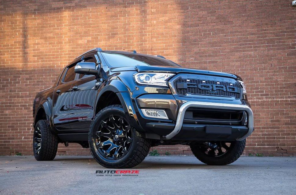 Ford_Ranger_Bonnet_Scoops_AutoCraze_2017