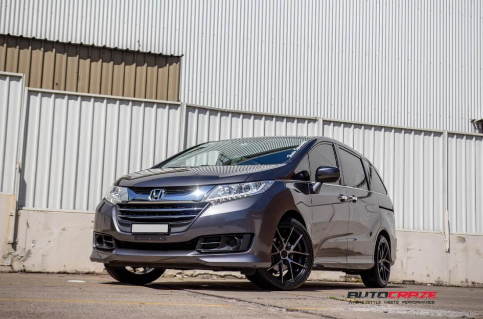 Honda_Odyssey_Wheels_Autocraze_2017