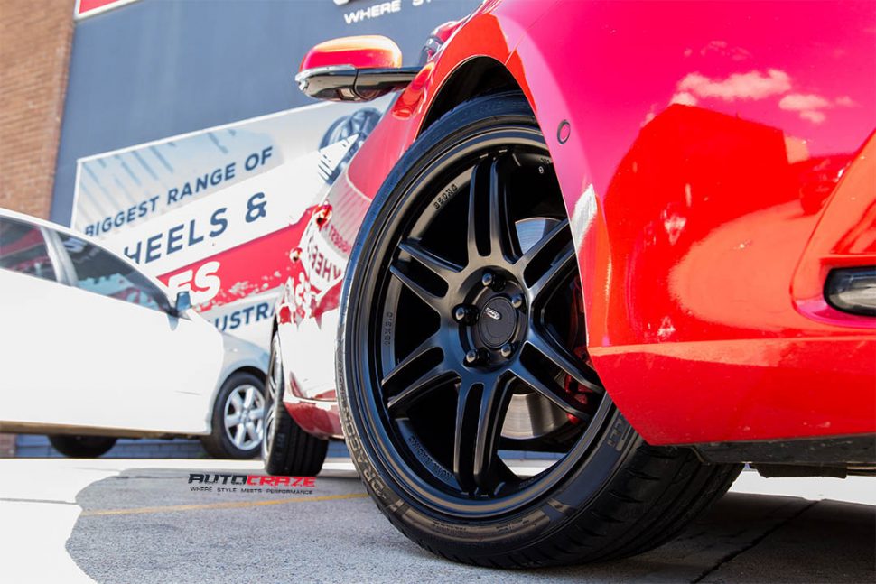 VOLVO D2 KOYA SF01 PIRELLI Front Fitment Close Up Shot Gallery Janurary 2018