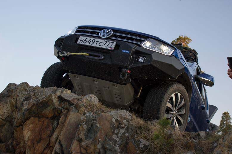 Volkswagen Amarok Rival Bumper bottom view march 2018