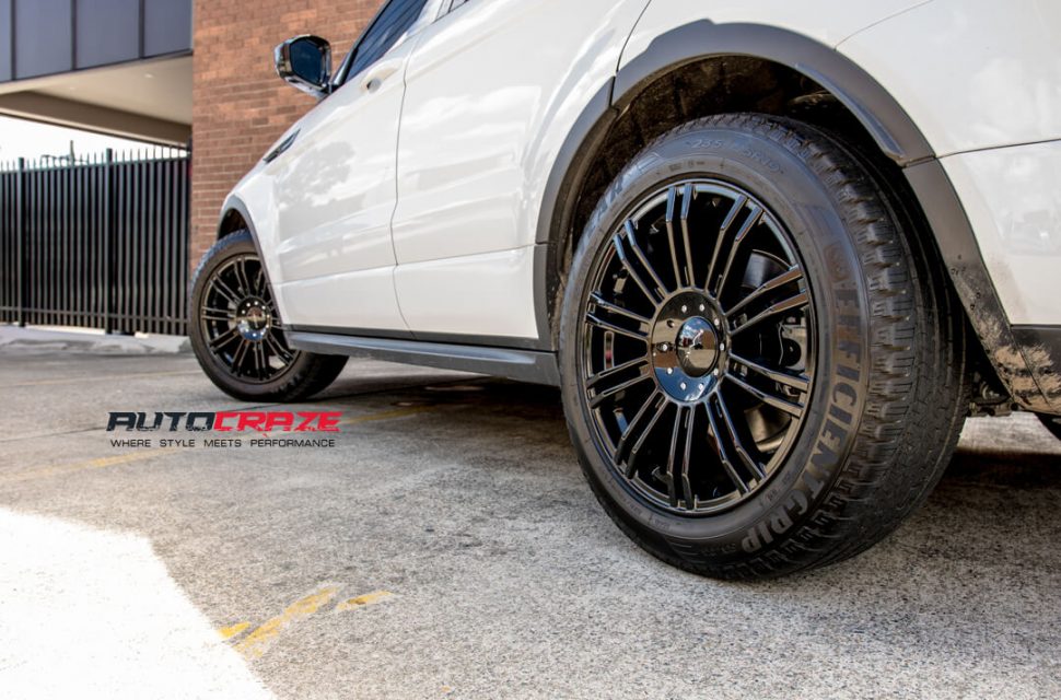 Land Rover Range Rover Evoque KMC KM677 D2 Wheels Rear Fitment Close Up Shot Gallery March 2018