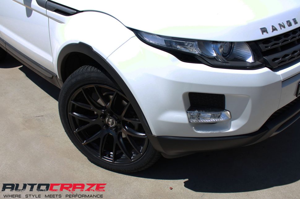 Range Rover Evoque with OX Wheel and Achilles tyre front wheel close up shot april 2018