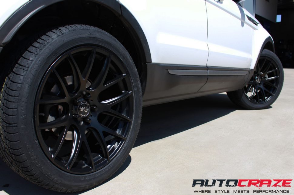 Range Rover Evoque with OX Wheel and Achilles tyre rear wheel close up shot april 2018