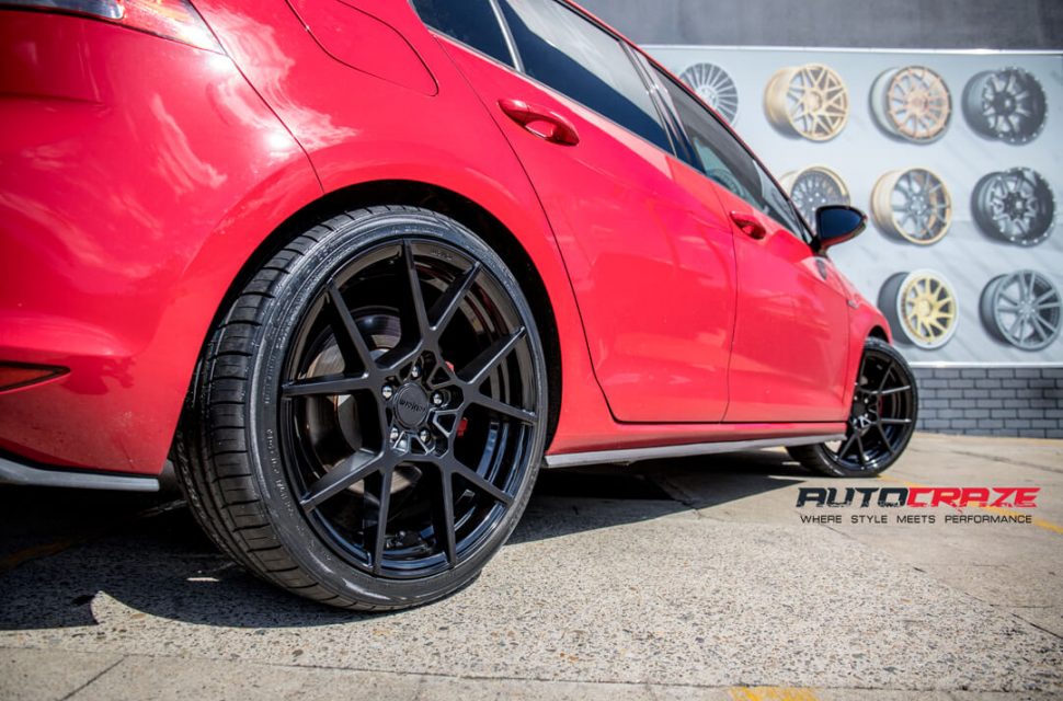 Volkswagen Golf Rotiform KPS Wheels Kumho Tyres Rear Fitment Close Up Shot Gallery March 2018