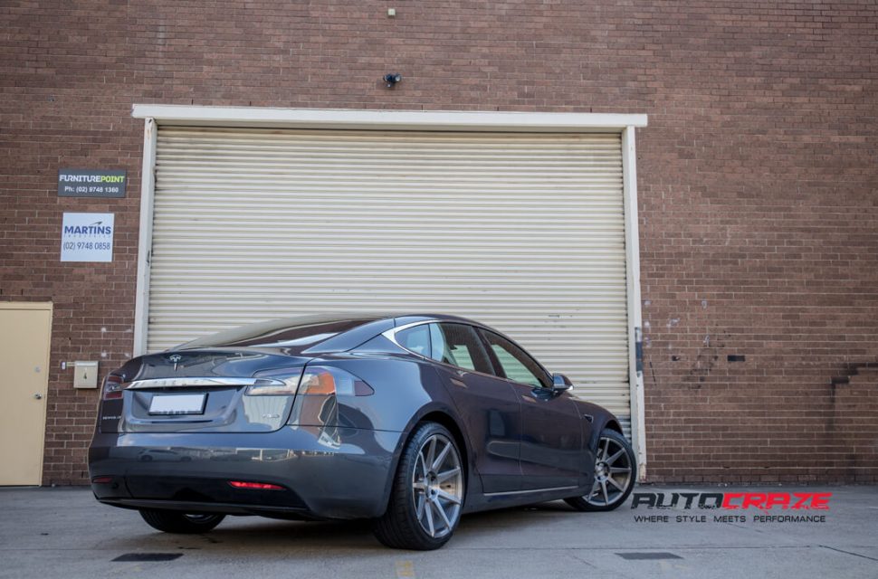 Tesla Model S Zenetti Esquire Wheels Dunlop Tyres Rear Close Up Shot April 2018