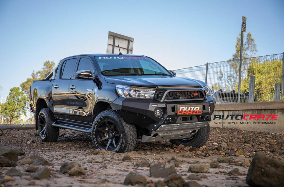 Toyota Hilux Diesel Avalanche Wheels Lift Kit, Rival Bar Toyota Hilux Bumper Bar Front Close Shot March 2018