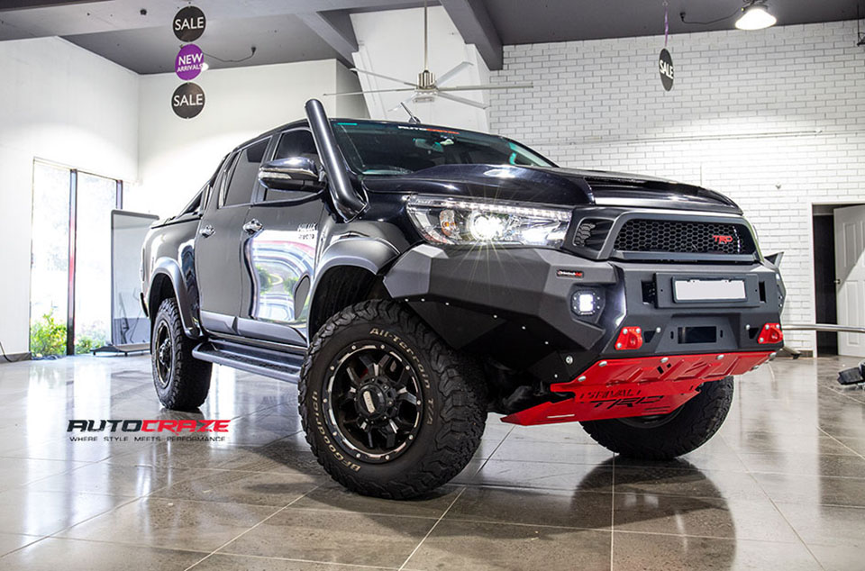 Toyota Hilux Grid GD07 Wheels BFG Tyres 4x4 Bumpers Front Close Shot August 2018