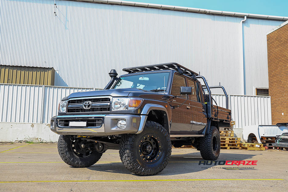 Toyota Landcruiser King D-Locker Wheels Nitto Tyres Front Shot Gallery October 2019