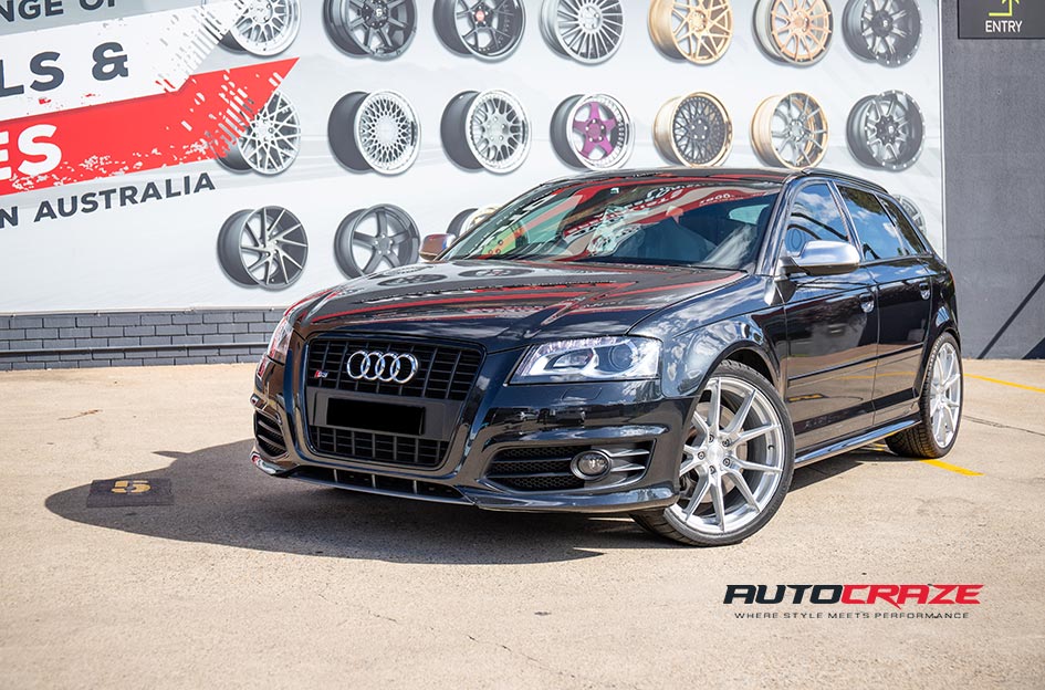 Audi RS3 King Venom Silver Brushed Face Wheel Front Close Up Shot Gallery April 2019
