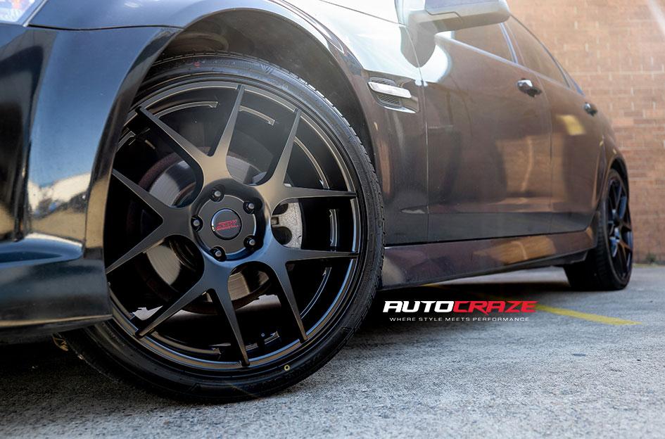 HOLDEN COMMODORE VE SEDAN STAGE MATTE BLACK 
