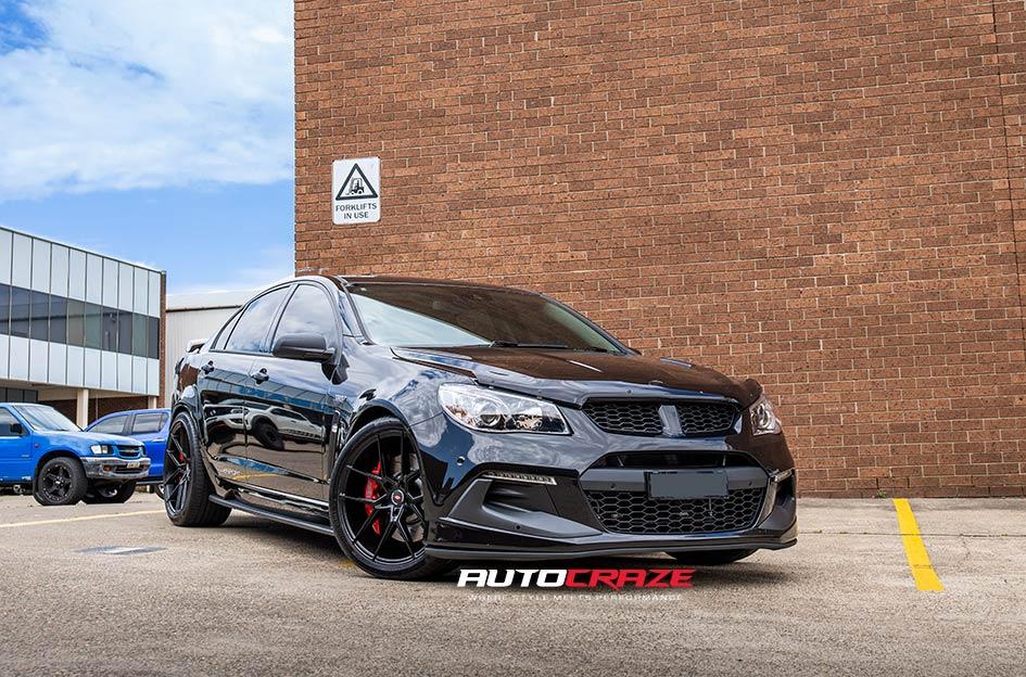 HOLDEN COMMODORE HSV CLUBSPORT R8 IFG 39 BLACK 