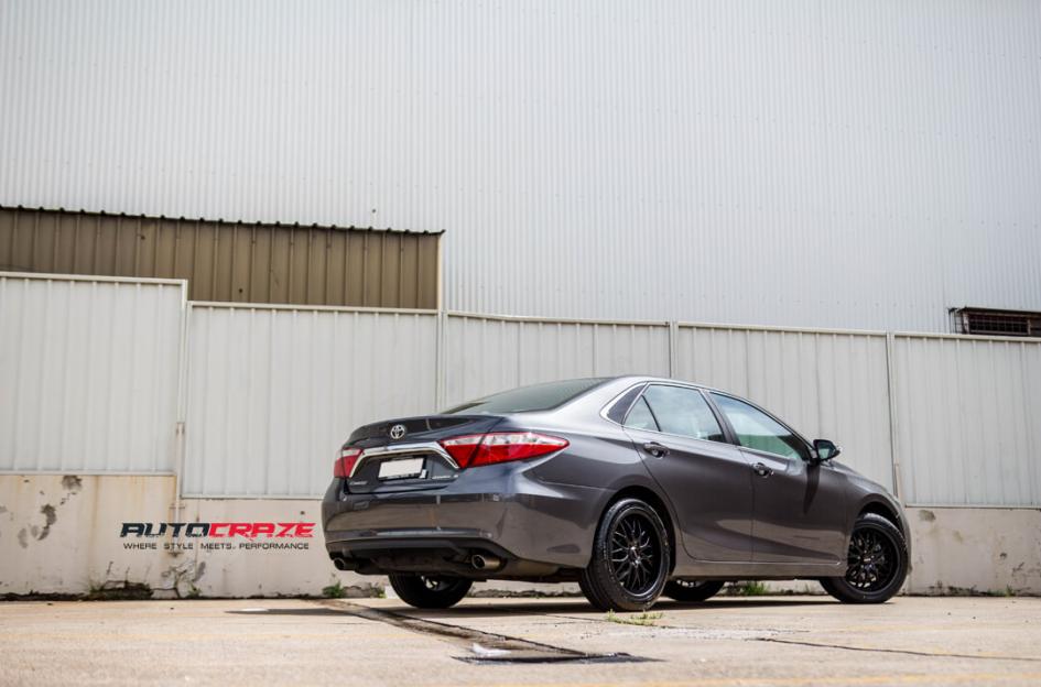 TOYOTA CAMRY CHEETAH SPORTS BLACK SUEDE 