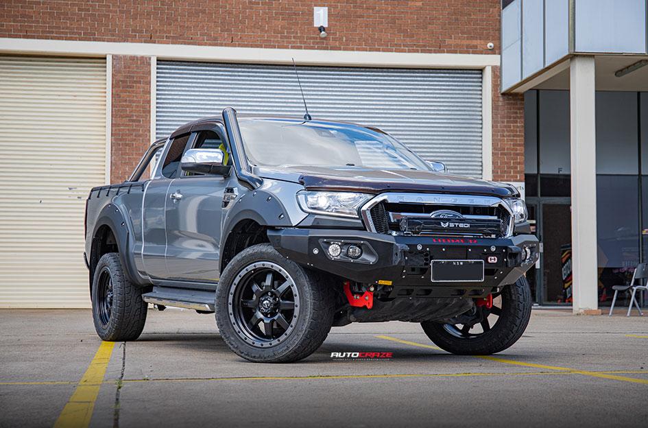 FORD RANGER TROPHY MATTE BLACK WITH ANTHRACITE RING 