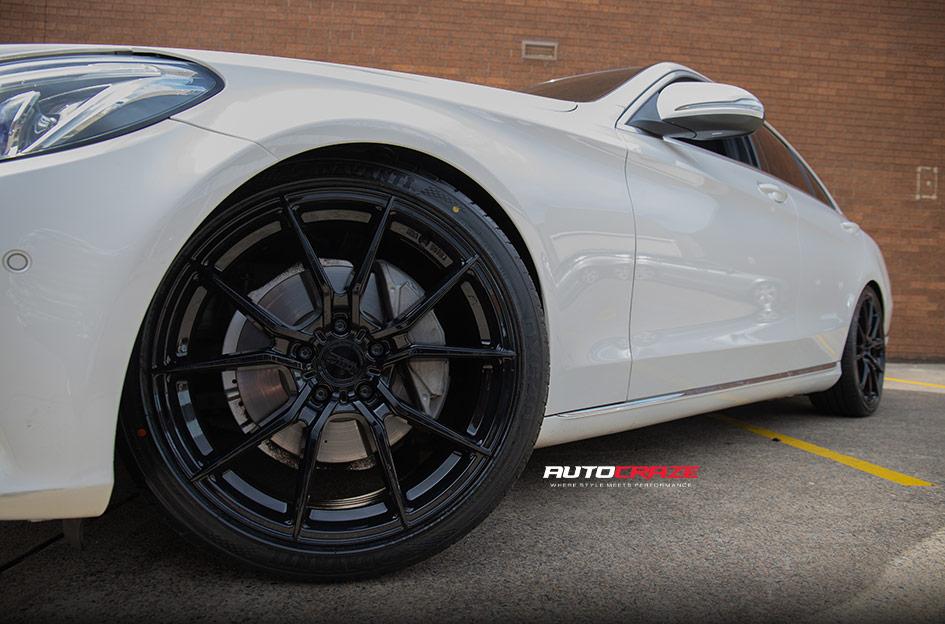 MERCEDES C CLASS VENOM GLOSS BLACK 